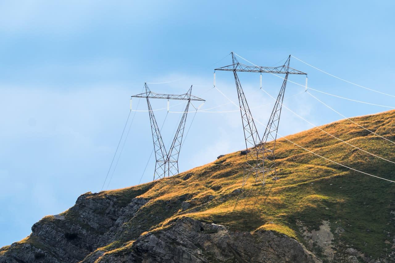 Electricity Grids and Secure Energy Transitions – Analysis - IEA Electricity Grids and Secure Energy Transitions – Analysis - IEA