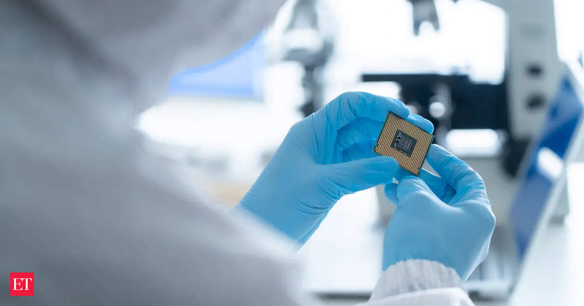 US Orders Chip Equipment Companies To Halt Some Shipments To Hua Hong 