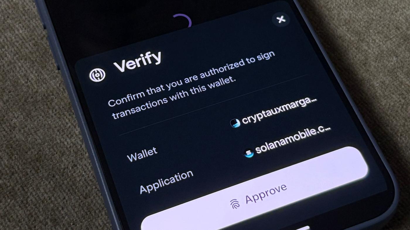 Verifying transactions (Margaux Nijkerk /CoinDesk)