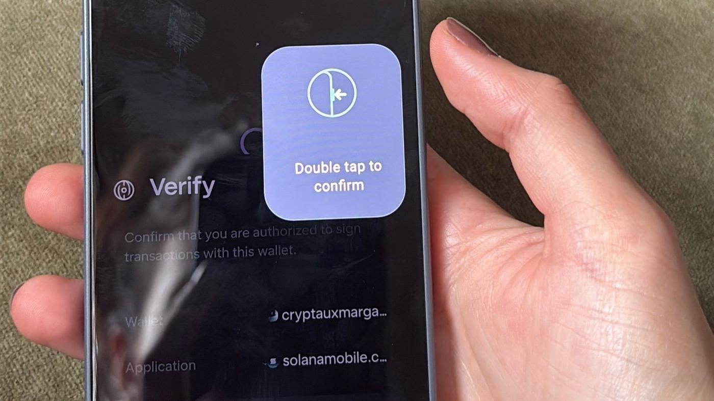 Minting an NFT (Margaux Nijkerk/ CoinDesk)